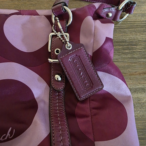 Coach Poppy - Picture 4 of 11